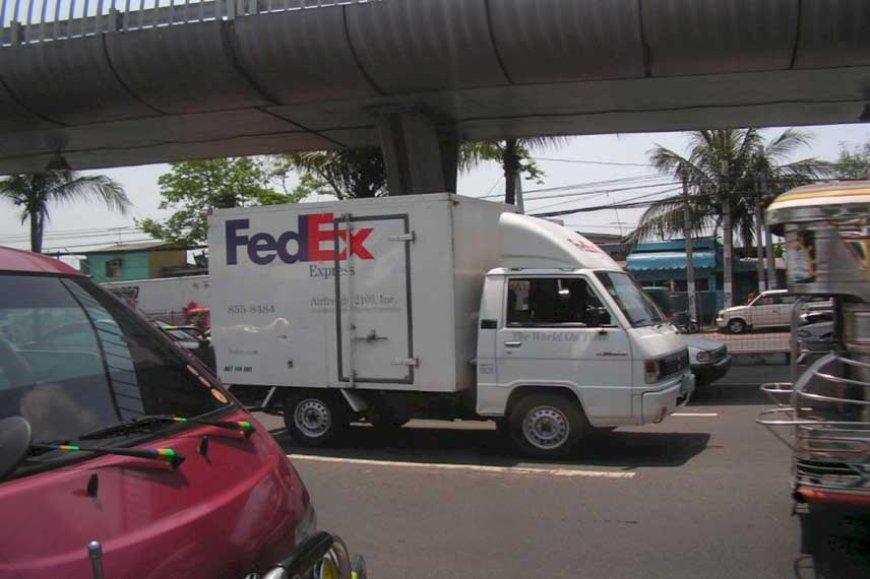 FedEx mini truck