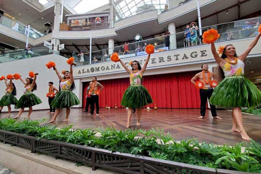 hula dancers at Ala Moana Center in Honolulu