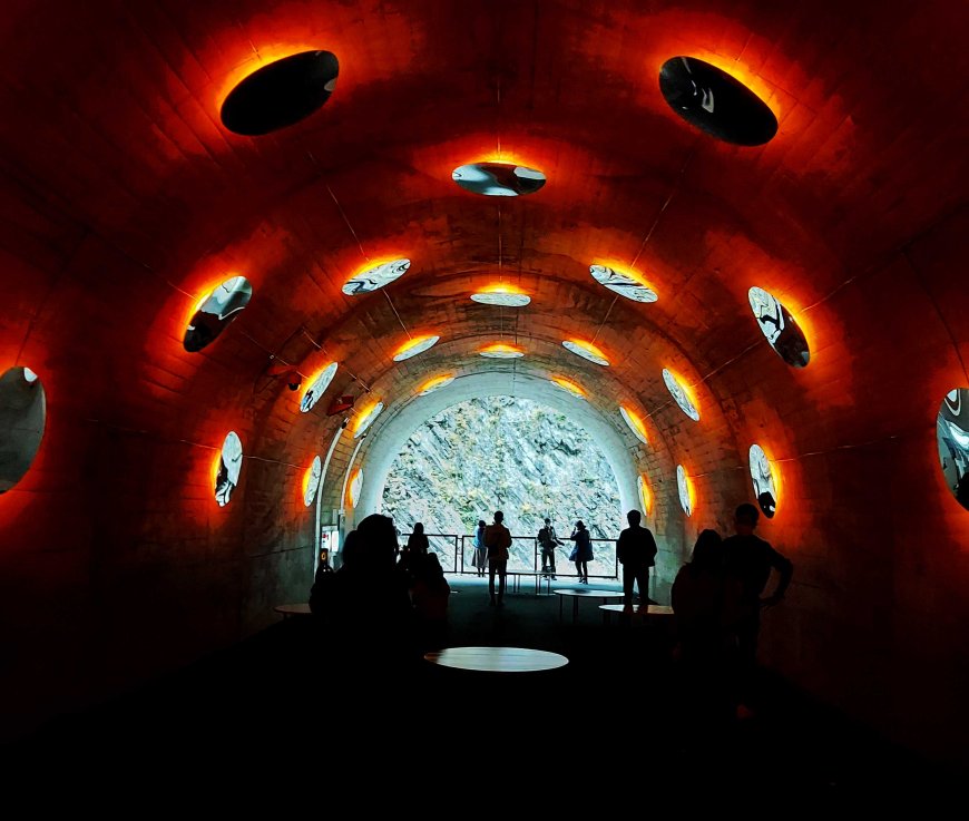 tunnel-of-light-at-kiyotsu-gorge-in-niigata-06