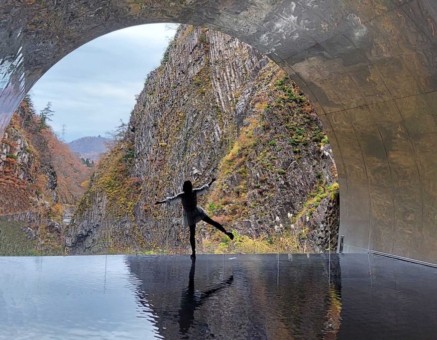 tunnel-of-light-at-kiyotsu-gorge-in-niigata-07