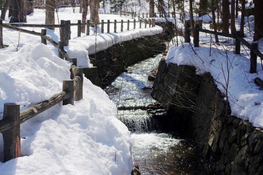 winter-bliss-japans-onsen-wonders-05