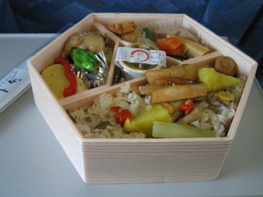 ekiben-japanese-railway-cuisine-07