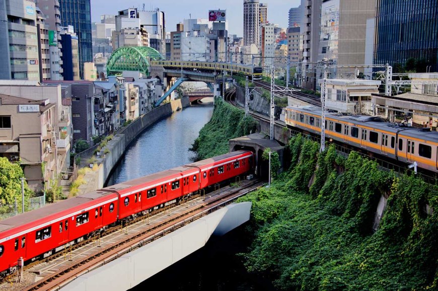 bullet-train-odyssey-a-high-speed-tour-across-japan-03