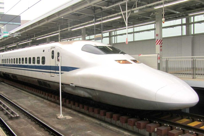 bullet-train-odyssey-a-high-speed-tour-across-japan-07