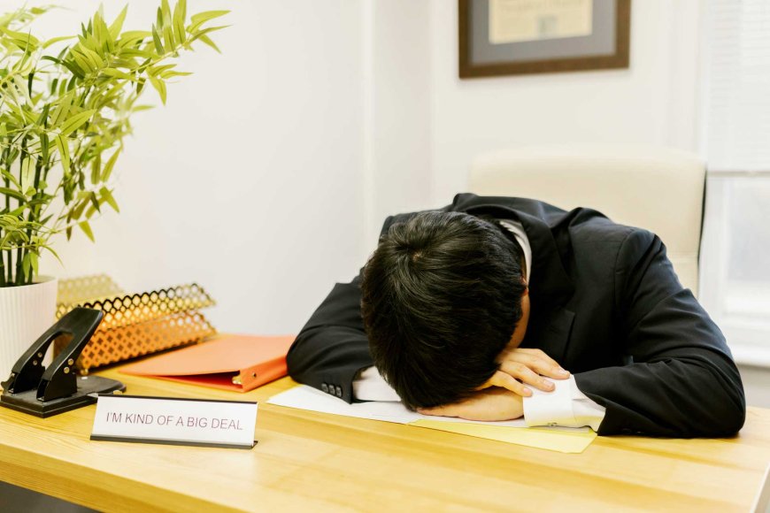 the-japanese-salaryman-a-portrait-of-dedication-and-sacrifice-05