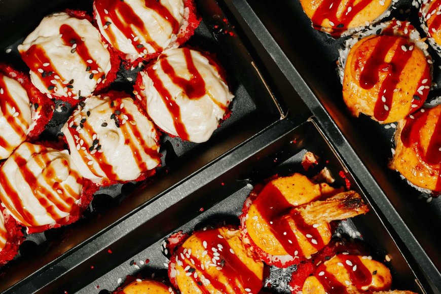 takoyaki-osakas-delightful-street-food-sensation-02