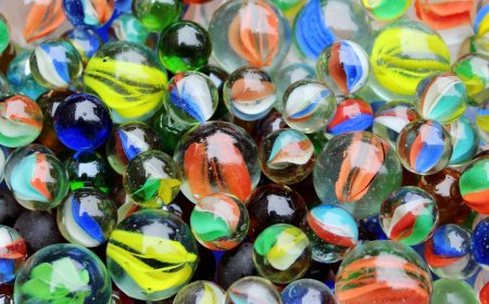 Holen (Jolen): A Journey Into the Game of Marbles