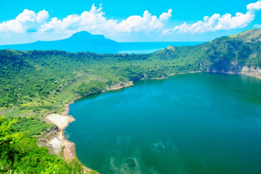 taal-volcano-beauty-danger-and-the-latest-signs-of-activity-07