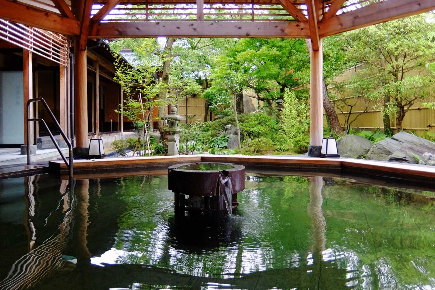 Ang Onsen (温泉) Baths sa Japan