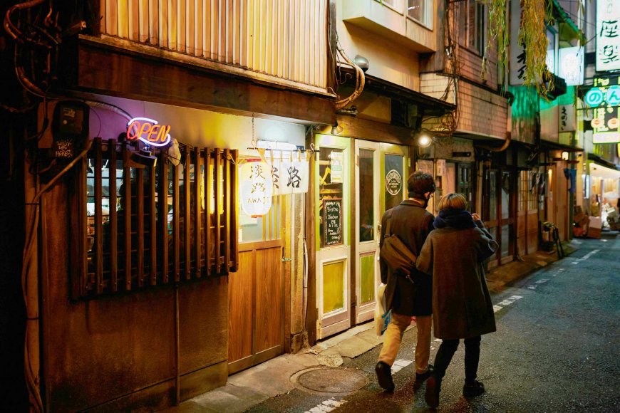 the-silent-love-language-acts-of-service-in-japanese-culture-04