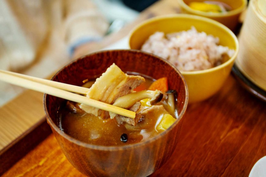 finding-peace-in-a-fast-world-lessons-from-japanese-zen-living-04