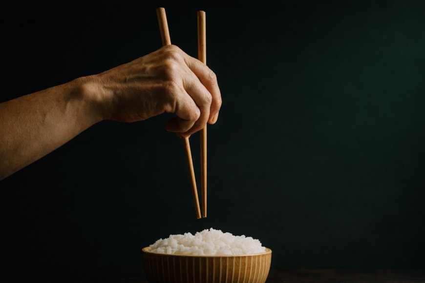 dining-etiquette-japan-what-not-to-do